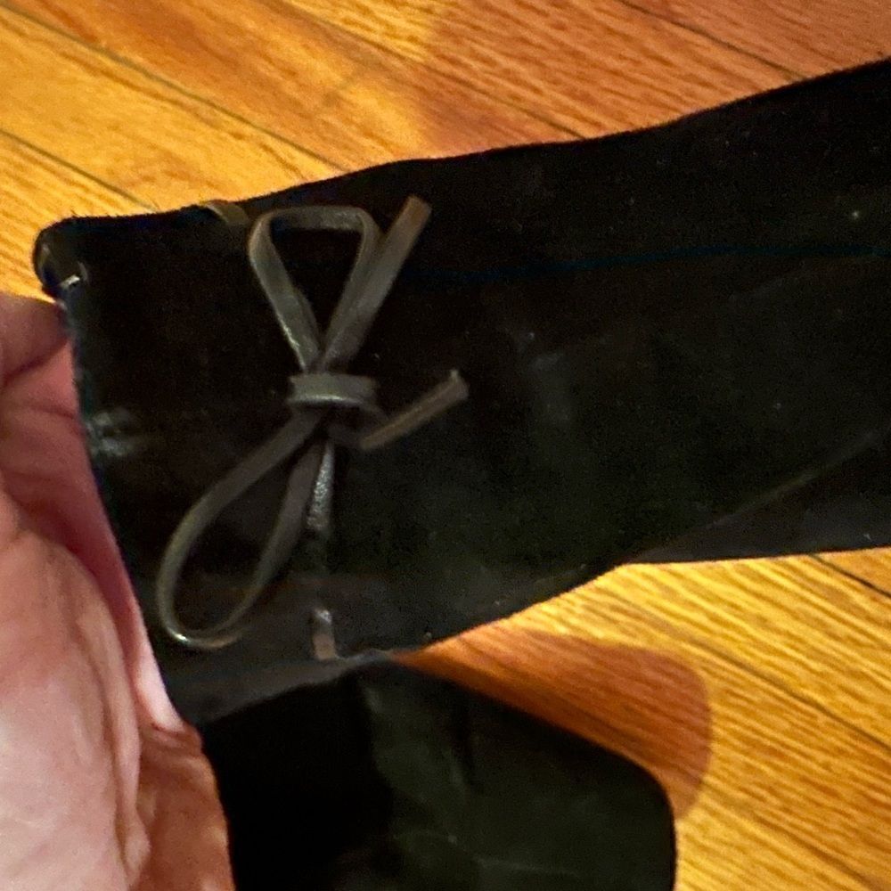 Kid suede Ferragamo black mid-heel booties pre-owned size 8 B Italian-made - Picture 10 of 16